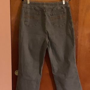 DENIM AND COMPANY DETAILED BACK POCKET PULL ON FLARE LEG JEANS PL